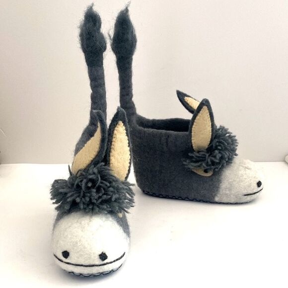 See Heart Felt Wool Felt Donkey Slippers Tails as pull-up Wool Felt Hand Crafted - Picture 1 of 10